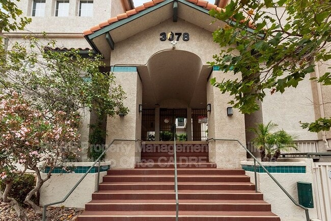 Building Photo - 3078 Broadway