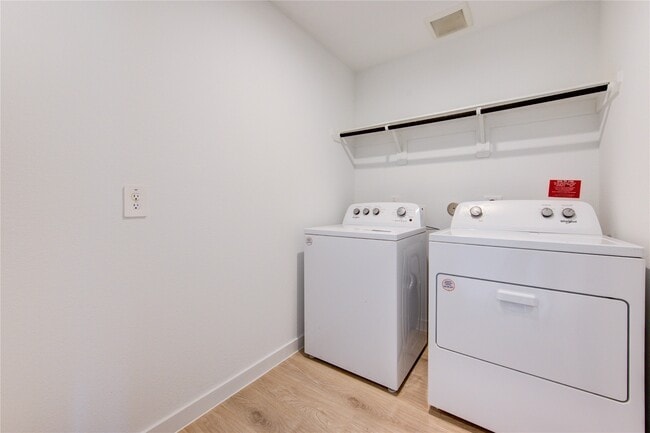 Building Photo - 29910 Ousel Falls Ln