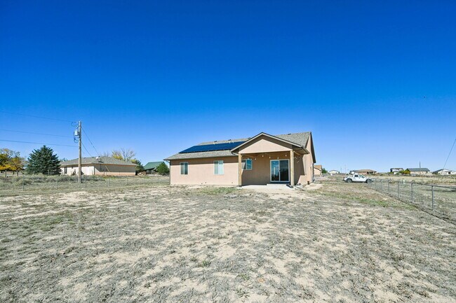 Building Photo - 1140 E Dove Creek Dr