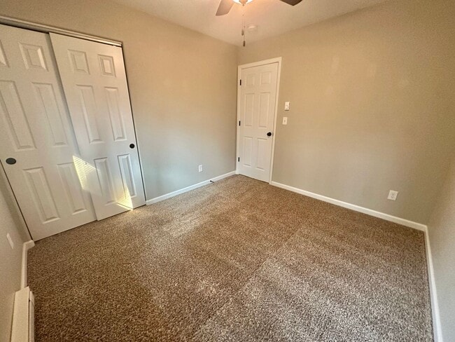 Building Photo - 2813 Adobe Dr