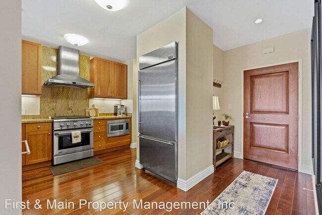 Building Photo - 1 br, 1 bath House - 588 Main Street, Unit...