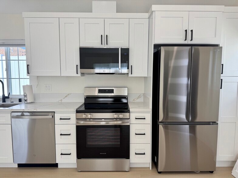 Building Photo - 8980 Oswego St