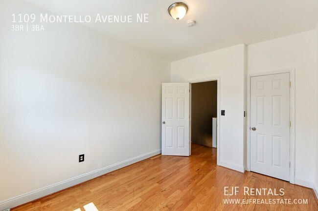 Building Photo - H Street Corridor Expansive Entertaining 3...