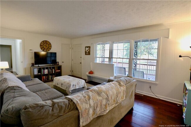 Building Photo - 948 Pinebluff Lake Rd