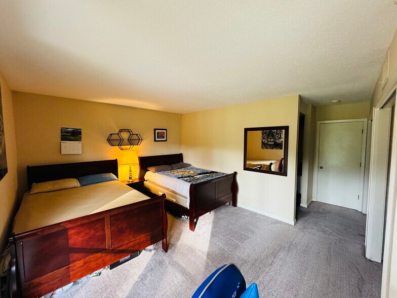 Building Photo - 800 Saint Andrews Dr