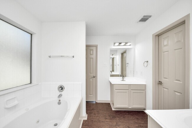 Building Photo - 6706 Hayman Dr