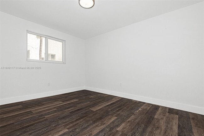Building Photo - 6910 Bay Dr