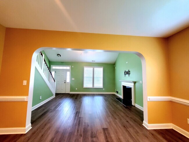 Building Photo - Gorgeous Home In Turnberry Subdivision