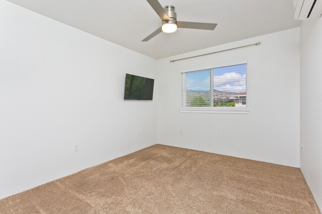 Building Photo - Pet friendly 3/2.5/2 In the heart of Kapolei