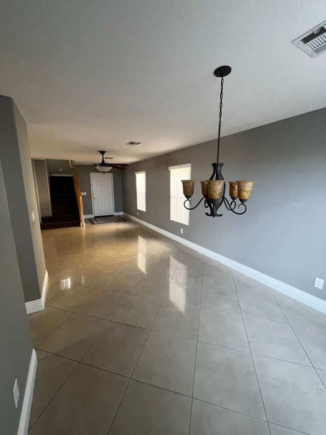 Building Photo - Must see 2 story 4 bed/3 bath home in the heart of SUMMERLIN