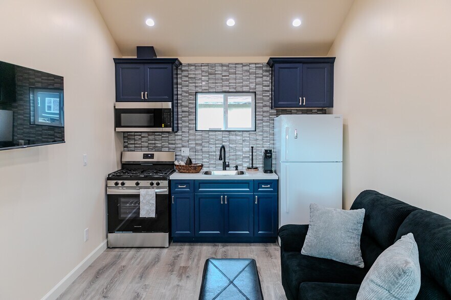 Building Photo - 1009 Arlington Ave