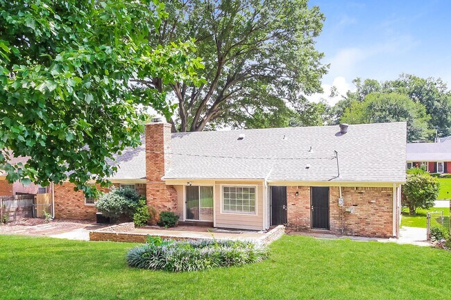Building Photo - 3621 Huckleberry St