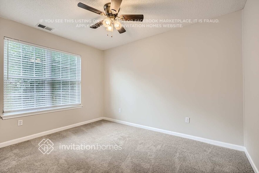 Building Photo - 5208 Meadows Lake Pointe