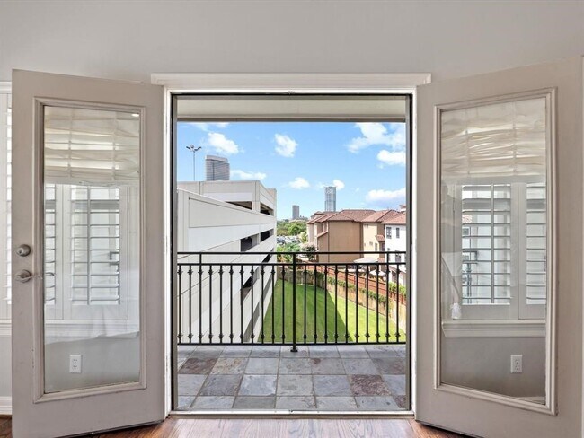 Building Photo - 625 Hartman St