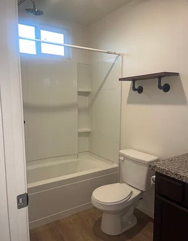 Building Photo - New 3 bedrooms 2 bath home move in ready