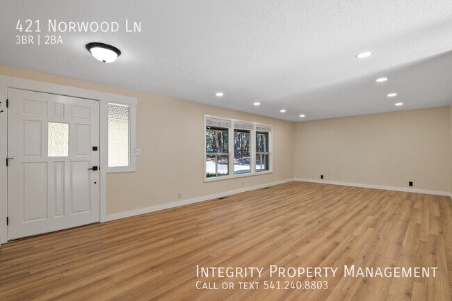 Building Photo - 421 Norwood Ln