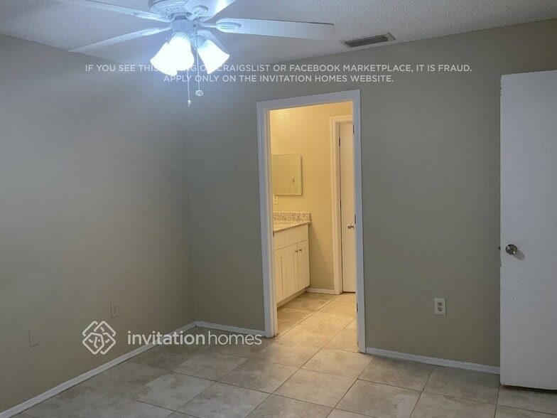 Building Photo - 6307 7th St Ct E