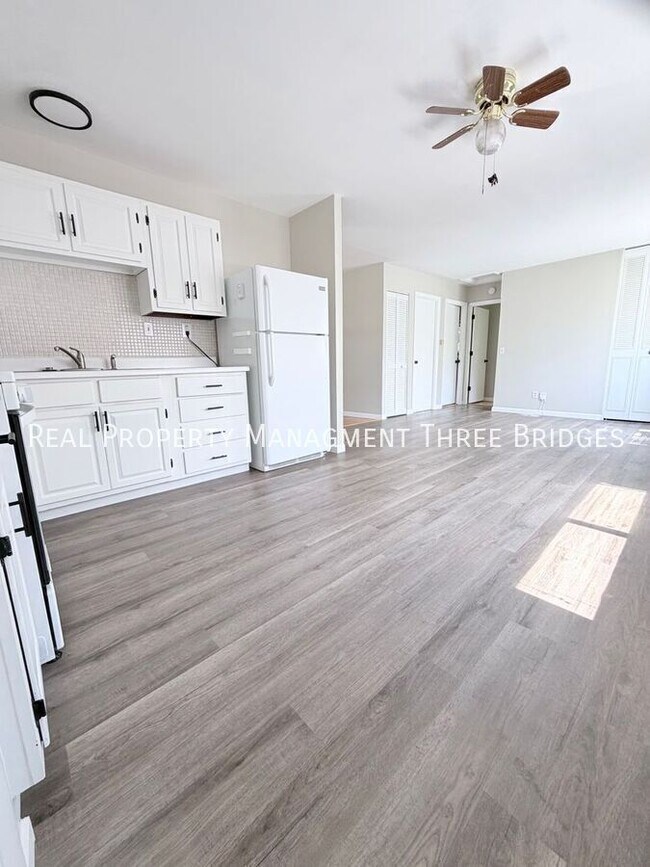 Building Photo - 5245 Ville Anita Ct