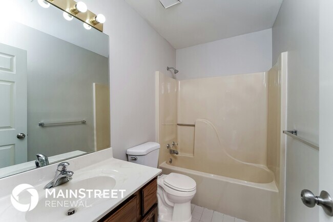 Building Photo - 4303 Bay Pointe Dr
