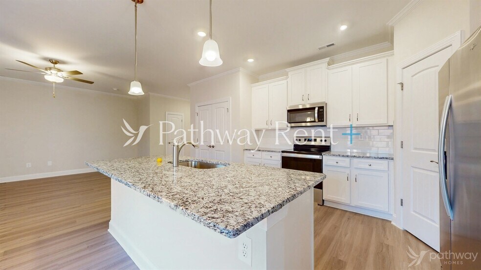 Building Photo - 153 Susannah St