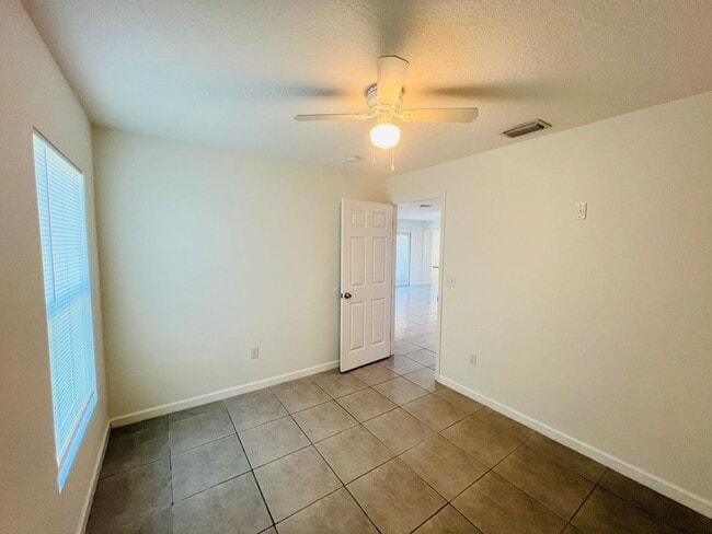 Building Photo - GORGEOUS 4 Bedroom/ 2 Bathroom in Palm Bay!!