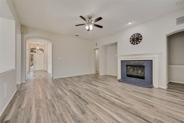 Building Photo - 5909 Meadowcrest Ln