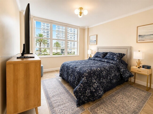 Building Photo - 5700 Collins Ave