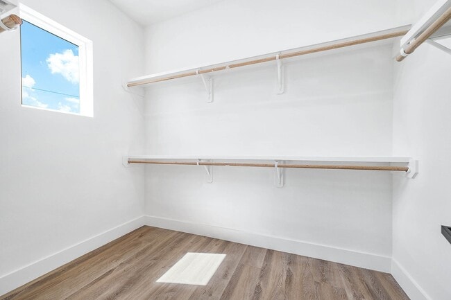Building Photo - 3619 Bremond St