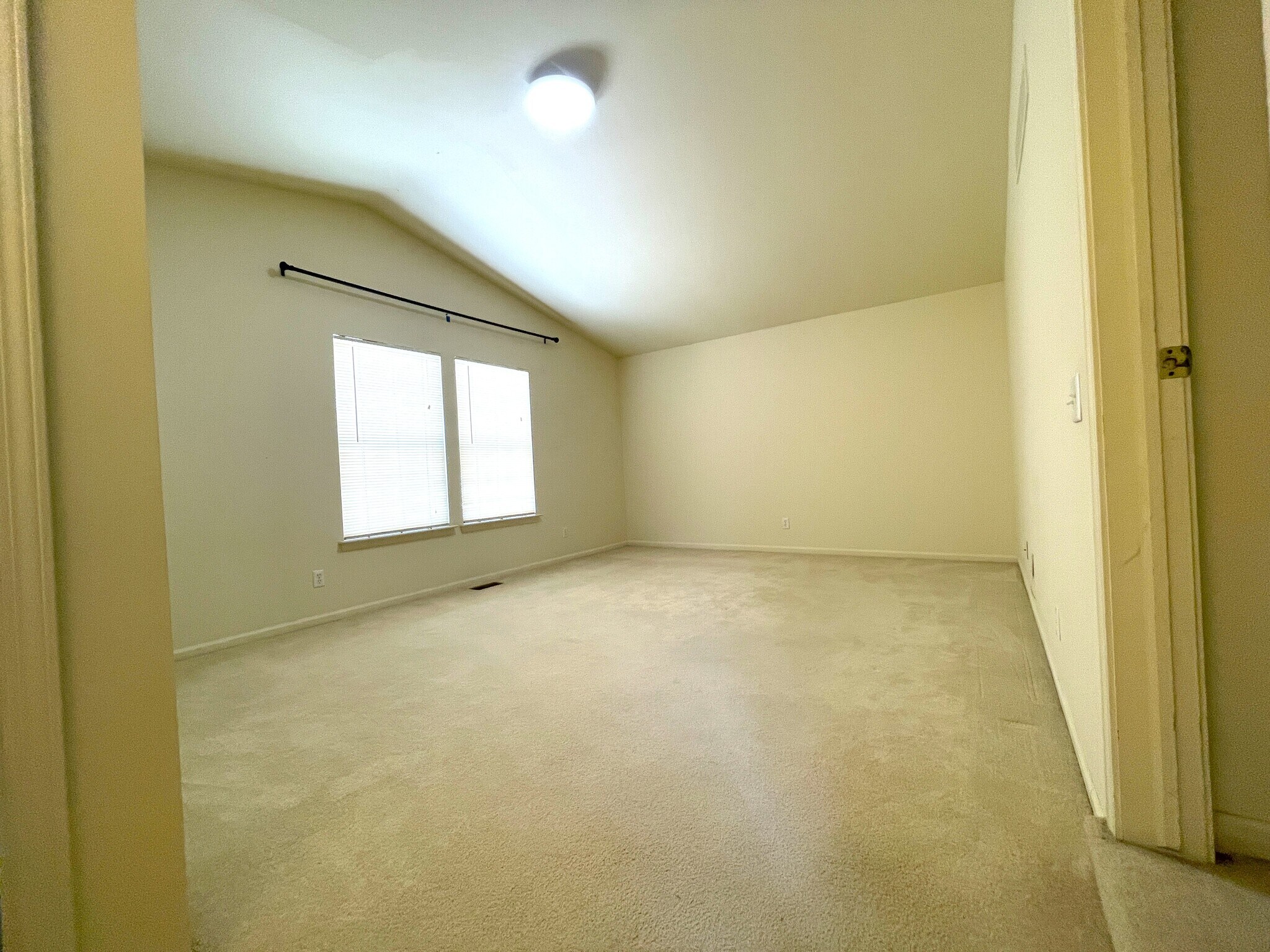 Primary Bedroom - 3048 Turnberry Ln