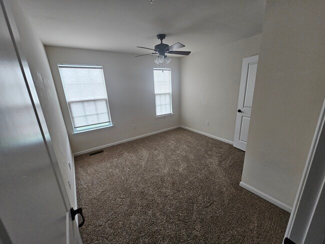 Building Photo - 109 Wheatfield Dr