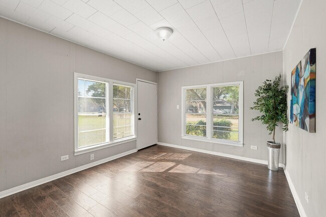 Building Photo - 1509 Mulcahy St