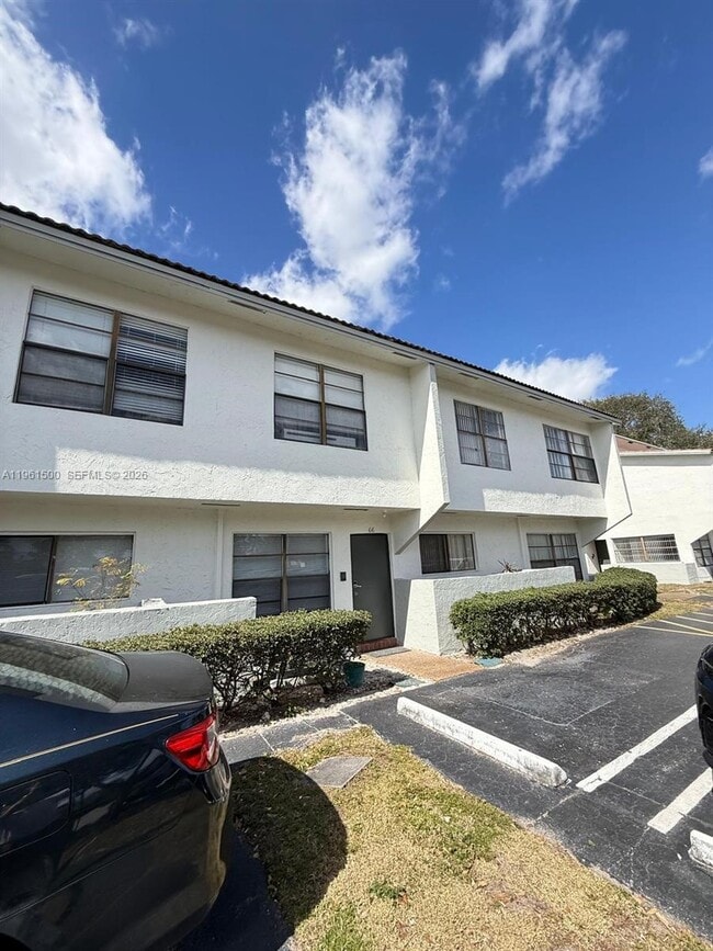 Building Photo - 2566 Coral Springs Dr