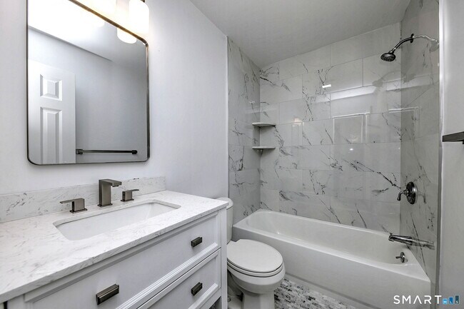 Building Photo - 86 Avery St