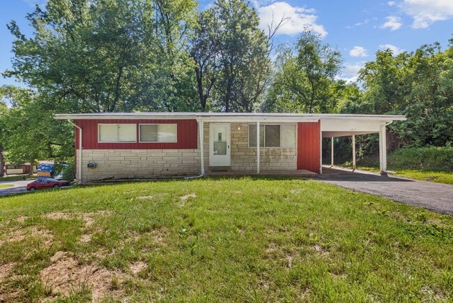 Building Photo - 10216 Green Valley Dr