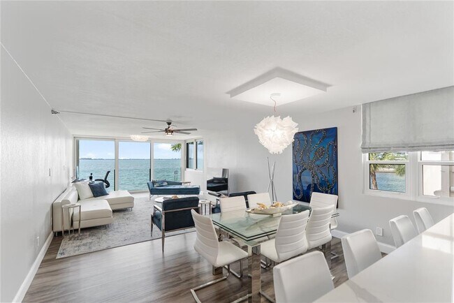 Building Photo - 97 Sunset Dr