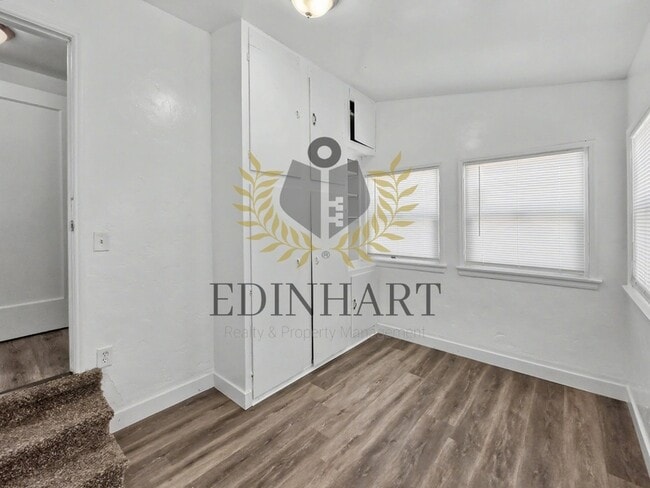 Building Photo - 3049 E McKinley Ave