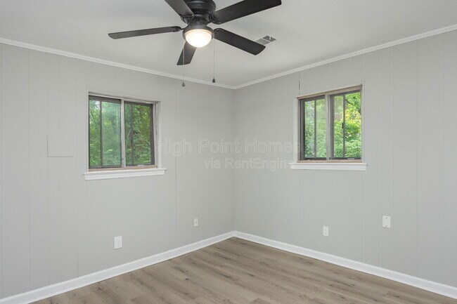 Building Photo - 7742 Holiday Hills Cir