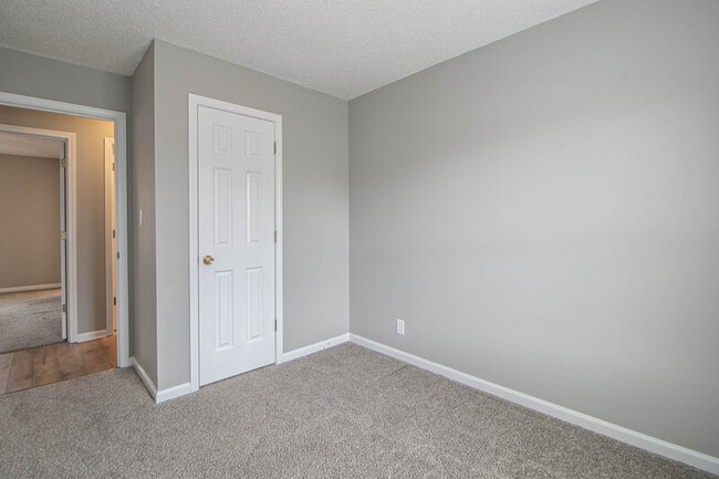 Building Photo - 1913 Timberline Cir