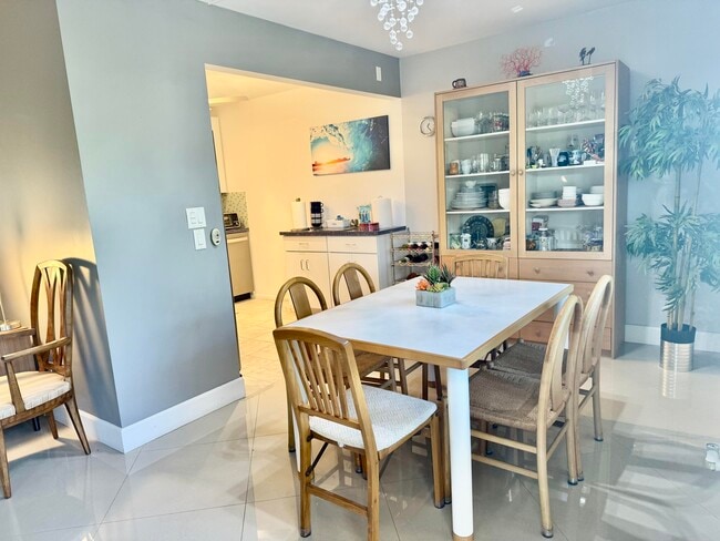 Building Photo - 1904 Bermuda Cir