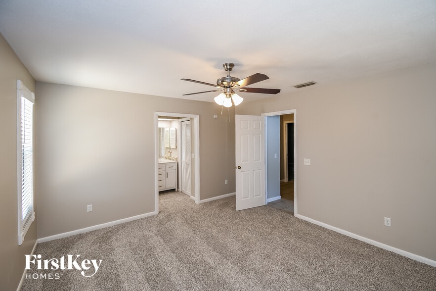 Building Photo - 10849 Knottingby Dr