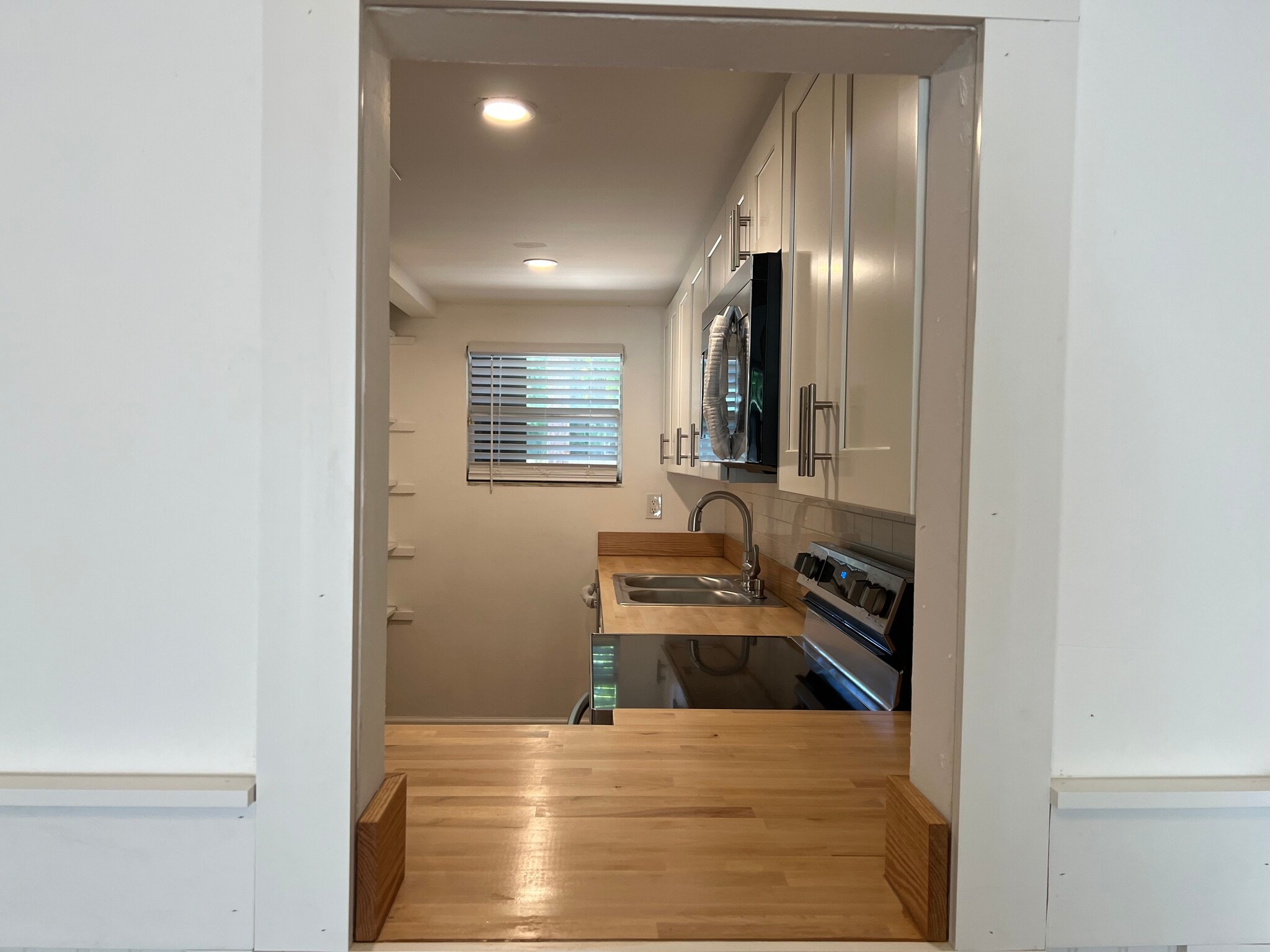 Building Photo - 701 SW 75th St