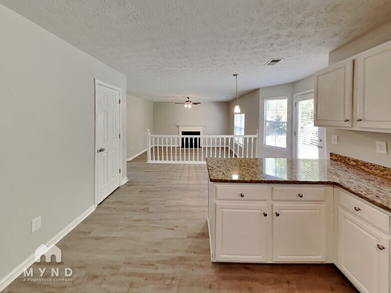 Building Photo - 2469 Mead Ct