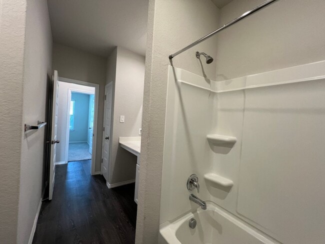 Building Photo - Wonderul 4/2 Single Story in White Wing, NBTX