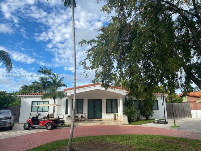 Building Photo - 225 W Heather Dr