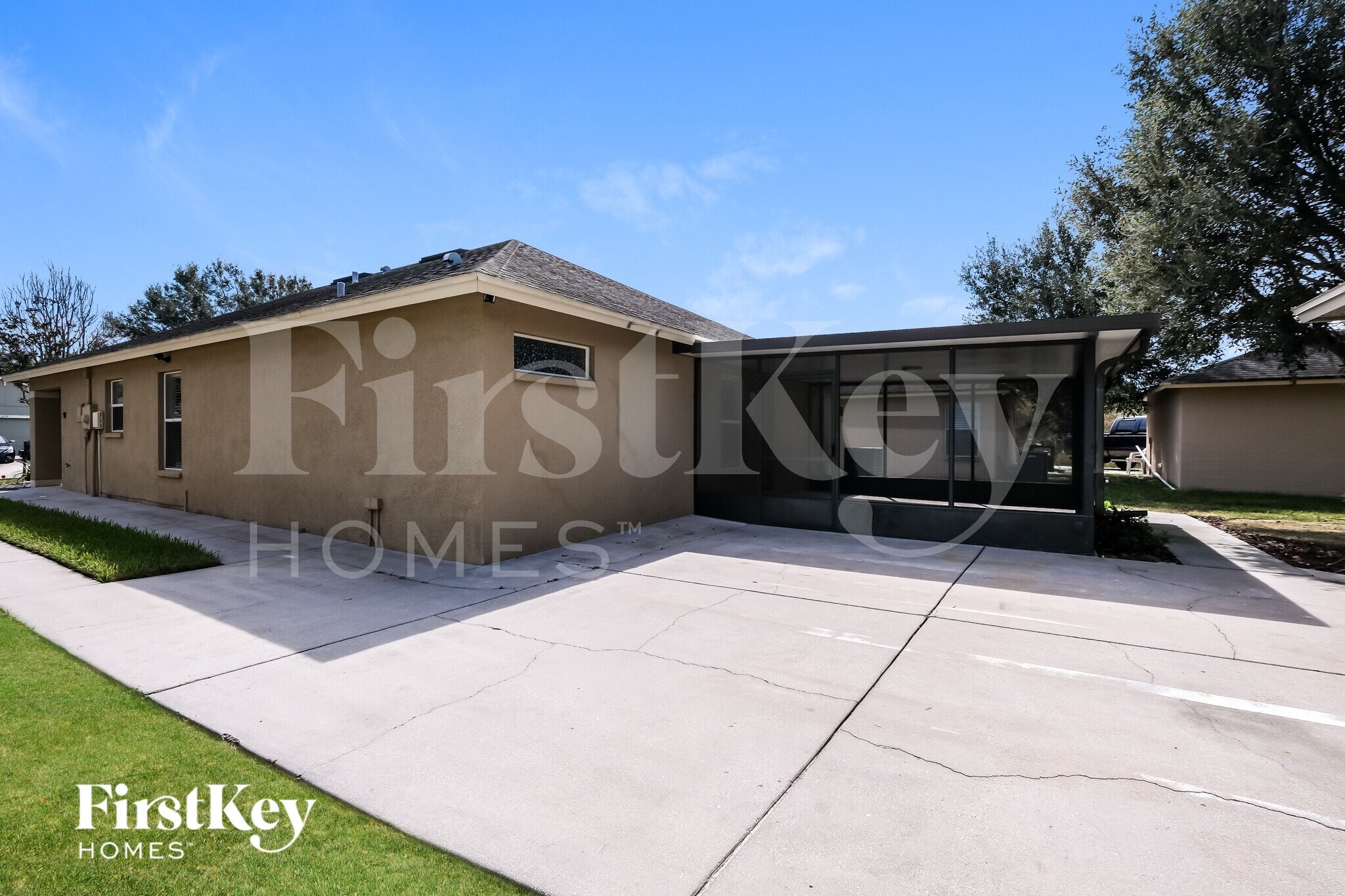 Building Photo - 9728 Highland Ridge Dr