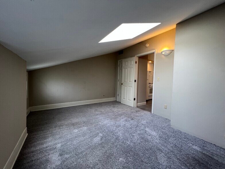 Building Photo - 2349 Wheeler St