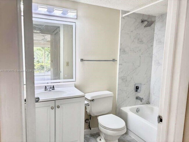 Building Photo - 6340 La Costa Dr