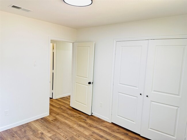 Building Photo - 740 Bimebella Ln