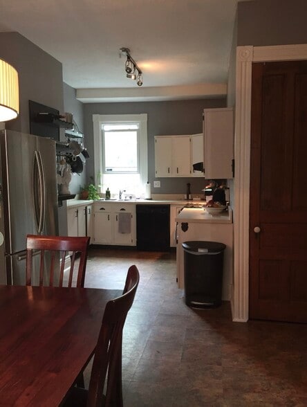 Building Photo - 1442 Christy Ave