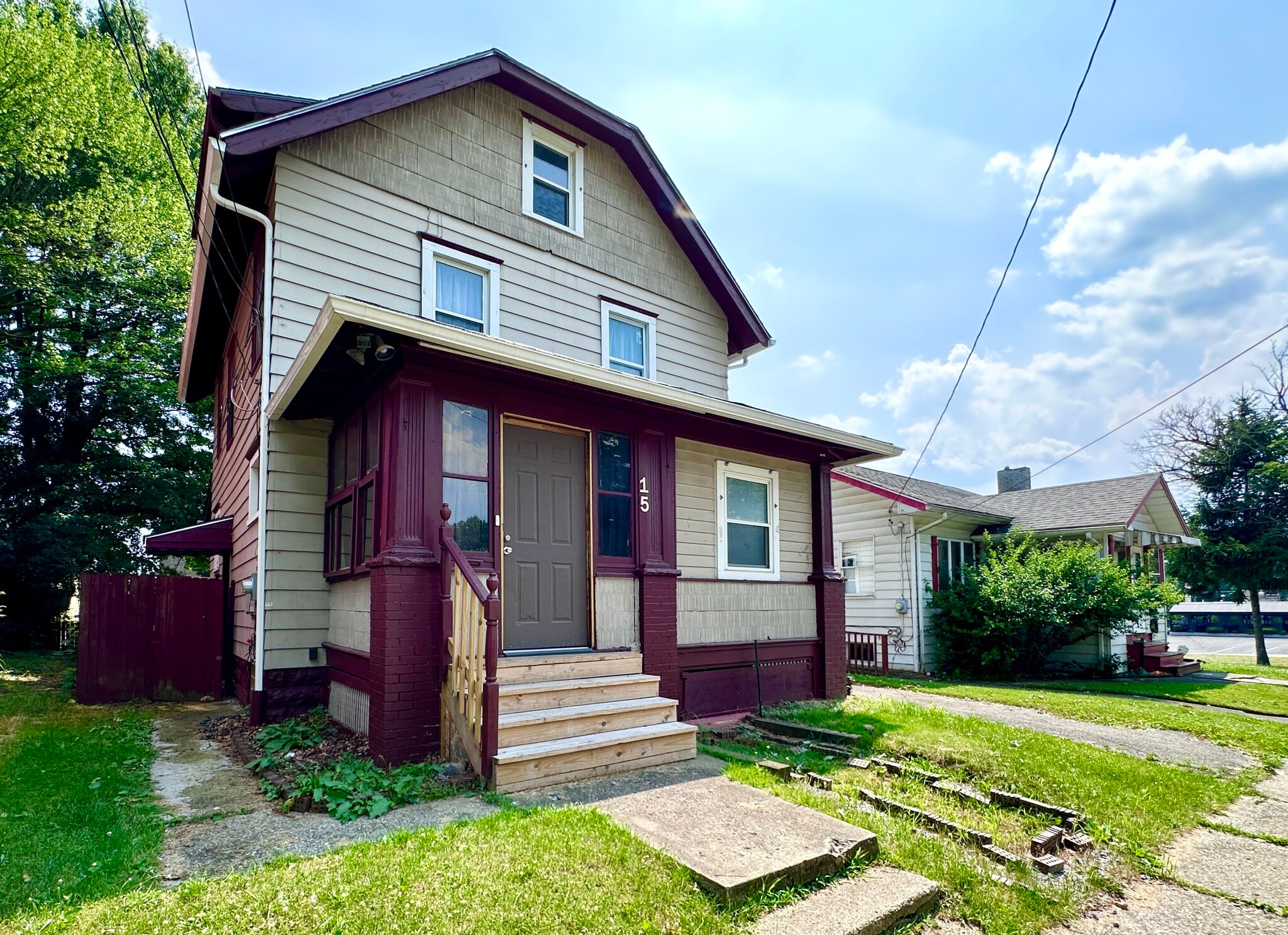 Building Photo - 15 W Edison Ave